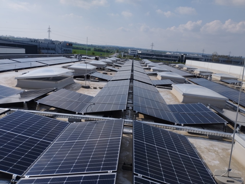 Napelemes Pályázat Cégeknek 2024-ben - Hálózati energiatárolók telepítése