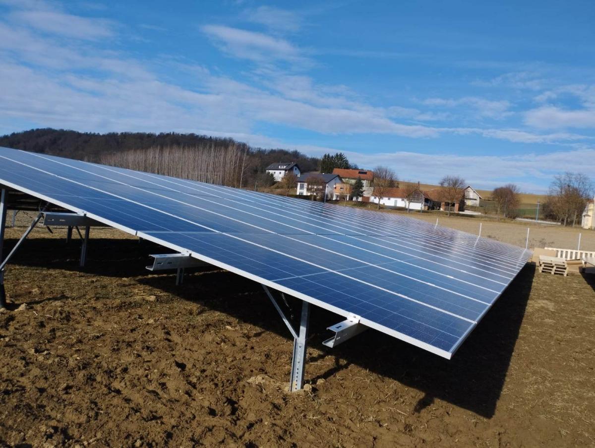 Napelempark Hohenbrugg városában 999 kWp teljesítménnyel