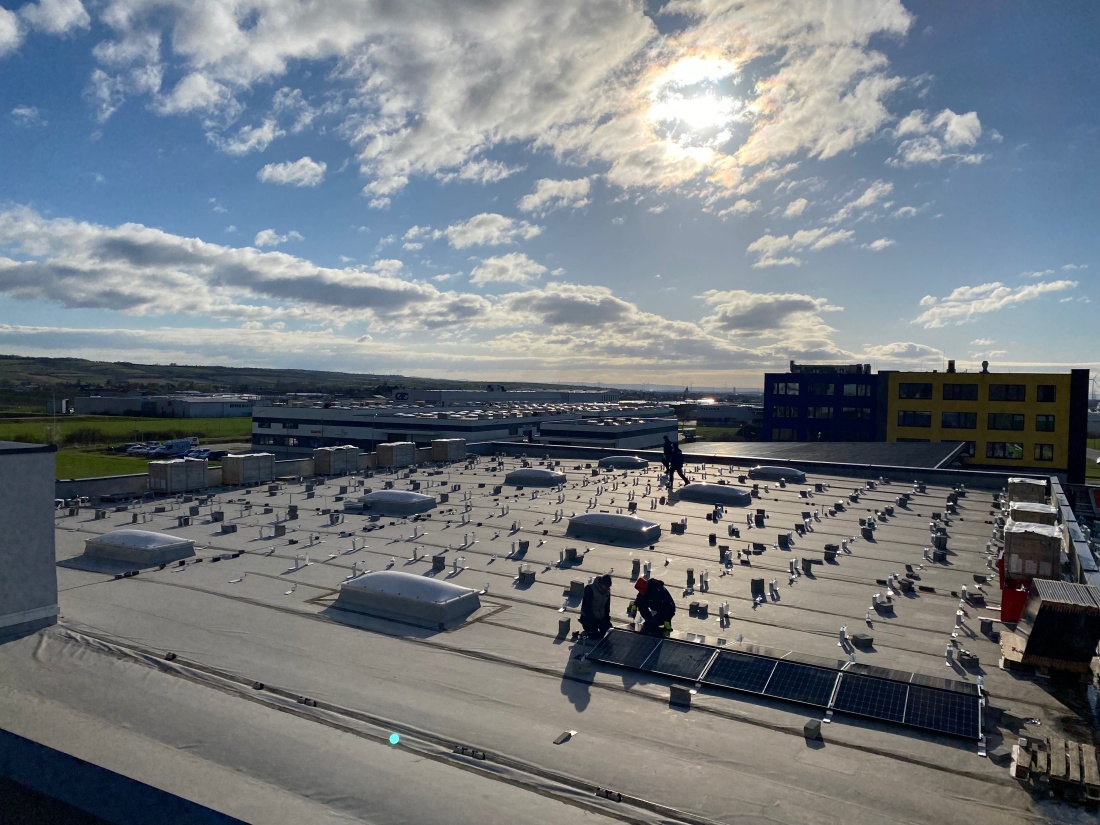 Új osztrák projekt - REKORD Fenster - Wolkersdorf 96 kWp